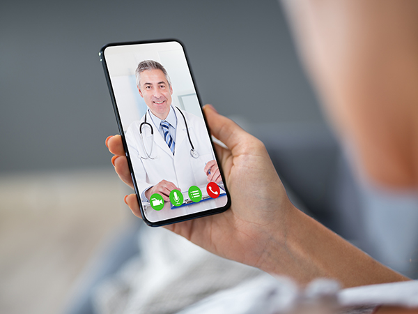 TELECONSULTATION-FR-RHUMATO-MEDECIN-SMARTPHONE-ABBVIEPRO